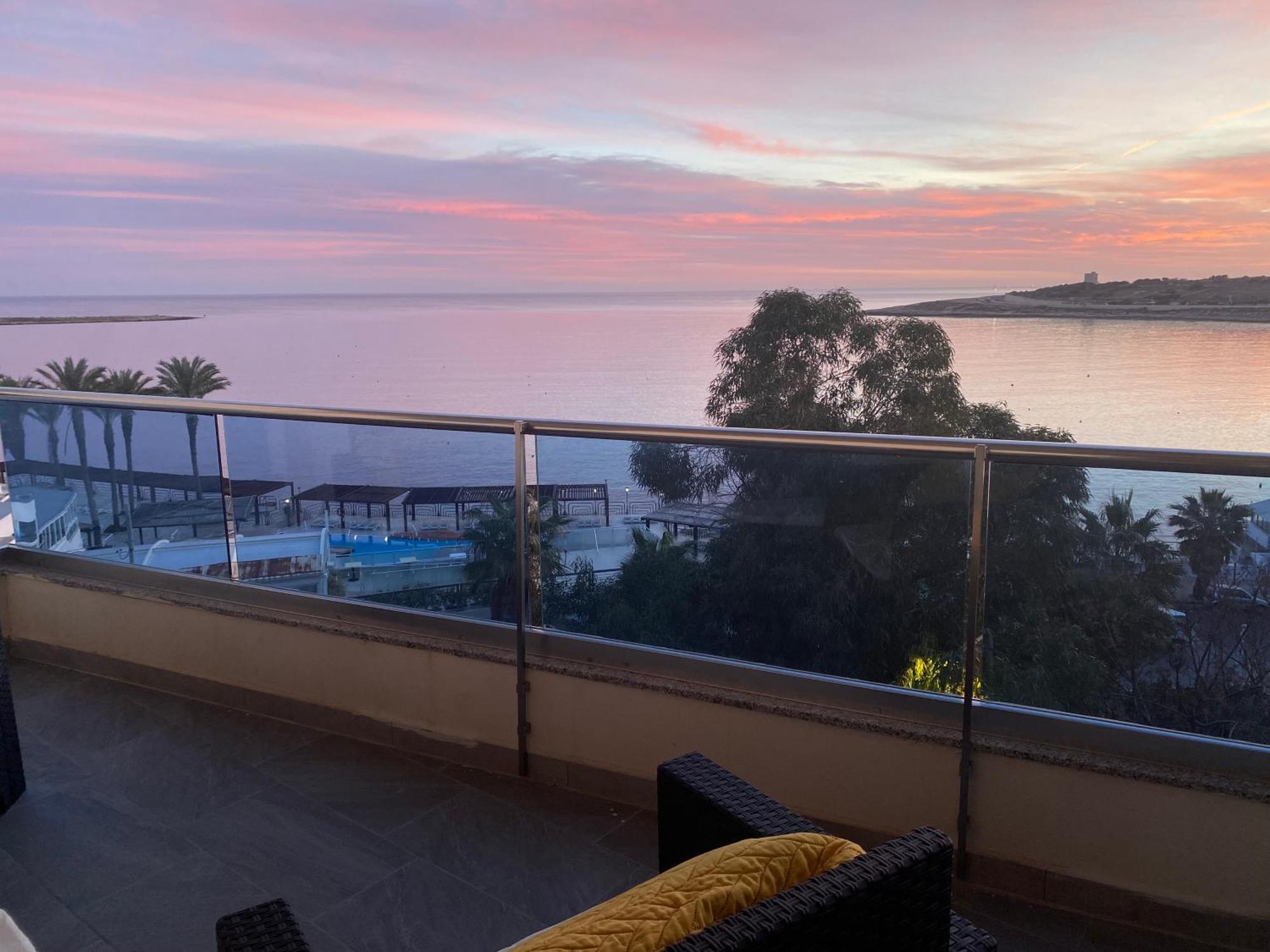 Sunrise Bay Apartments - Frontline Sea Views San Pawl il-Baħar Eksteriør billede